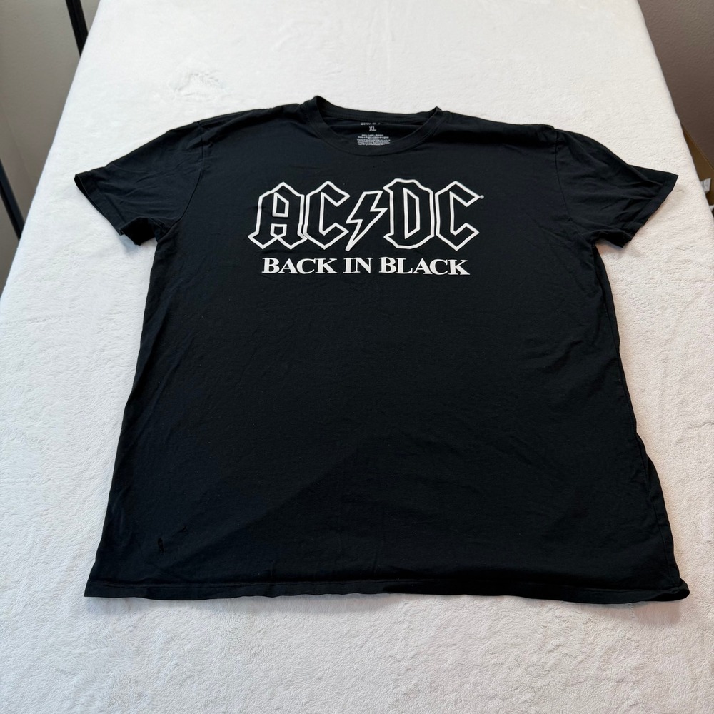 AC/DC Back in Black Graphic T-Shirt Mens XL Black Fair Distressed Rock Band Tee